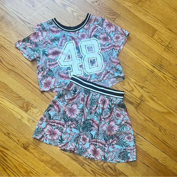 Divided by H&M Activewear Top /Skirt Women’s Multicolor Floral Set Top 6 Skirt 8 - Picture 1 of 10